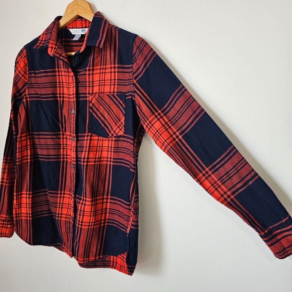 EUC OLD NAVY PLAID THE CLASSIC SHIRT BUTTON DOWN SIZE SMALL WOMENS - Picture 2 of 14